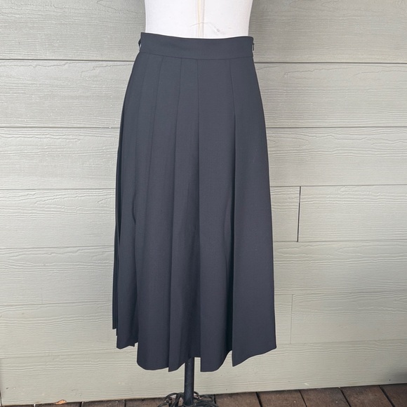 Max Mara Studio “Estella” Pleated Virgin Wool Midi Skirt - Picture 7 of 15